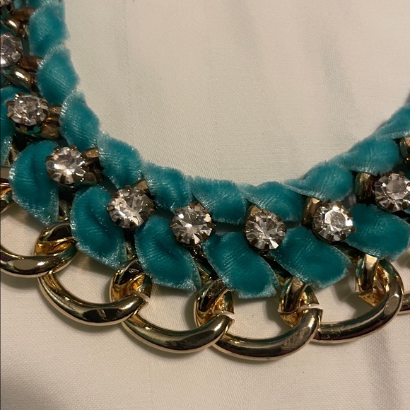 Elegant Gold and Turquoise Necklace - Picture 3 of 6